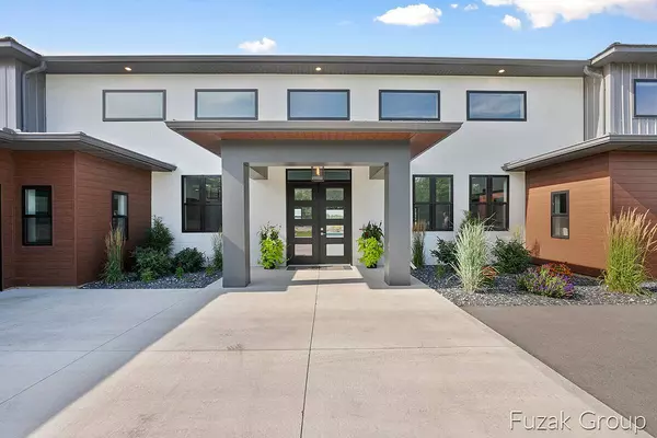 4604 50th Street, Holland, MI 49423