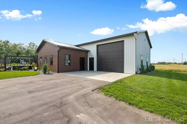 4604 50th Street, Holland, MI 49423