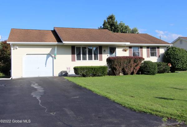 27 Village Lane East, Amsterdam, NY 12010