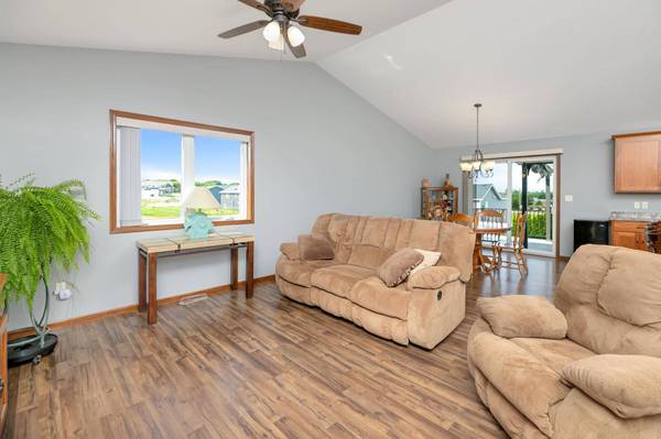 600 12th ST NW, Kasson, MN 55944