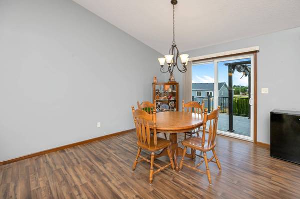 600 12th ST NW, Kasson, MN 55944