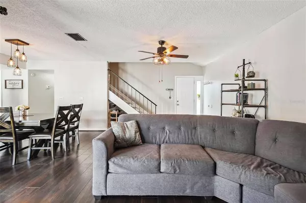 4826 GROVE POINT DR, Tampa, FL 33624