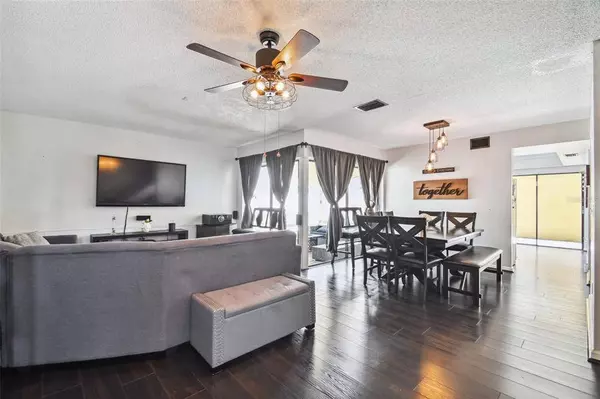 4826 GROVE POINT DR, Tampa, FL 33624