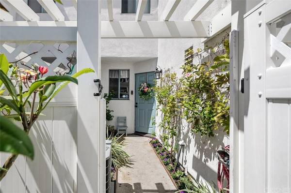 16857 San Fernando Mission BLVD #8, Granada Hills, CA 91344