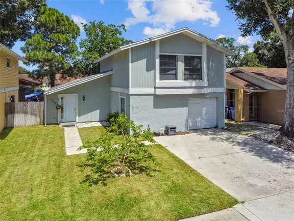 4826 GROVE POINT DR, Tampa, FL 33624