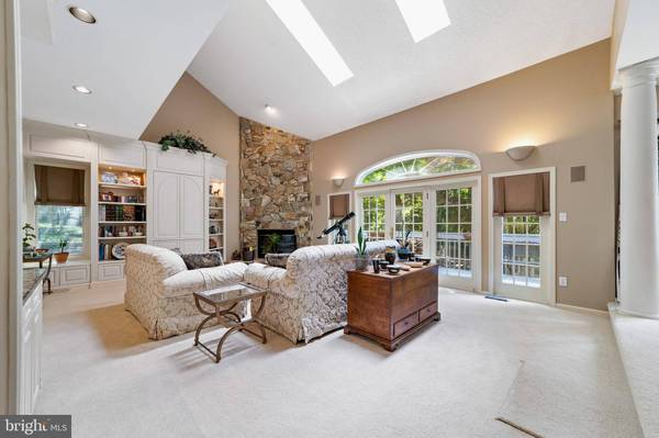 117 MOUNTAINVIEW RD, Mount Laurel, NJ 08054