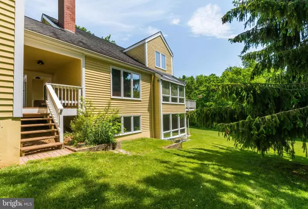 93 FIELD RD, Shepherdstown, WV 25443