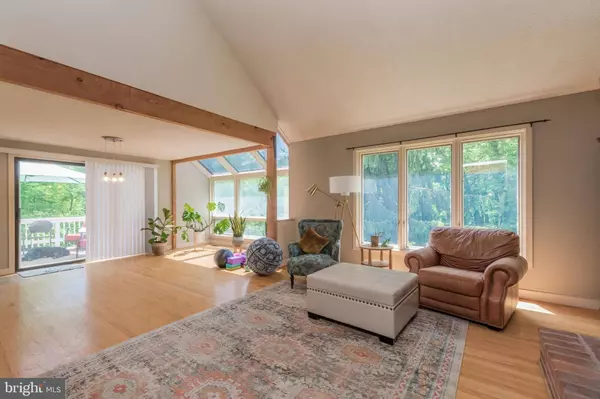 93 FIELD RD, Shepherdstown, WV 25443