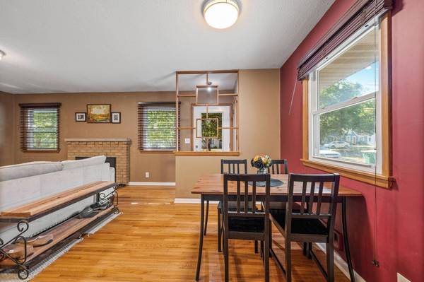 2733 Parkview BLVD, Robbinsdale, MN 55422