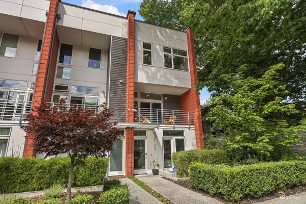 2123 10th AVE W #D, Seattle, WA 98119