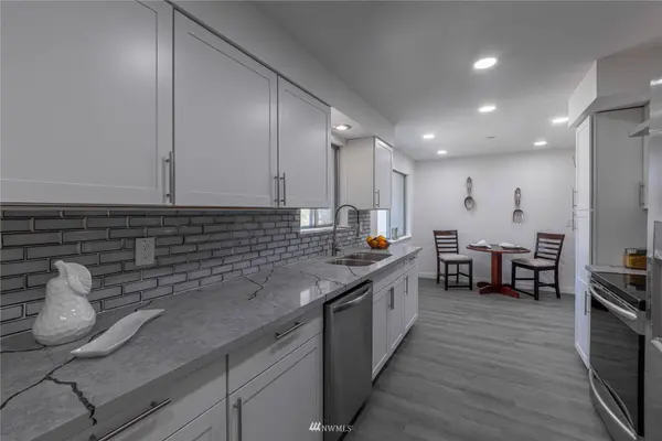 8610 92nd ST SW, Tacoma, WA 98498