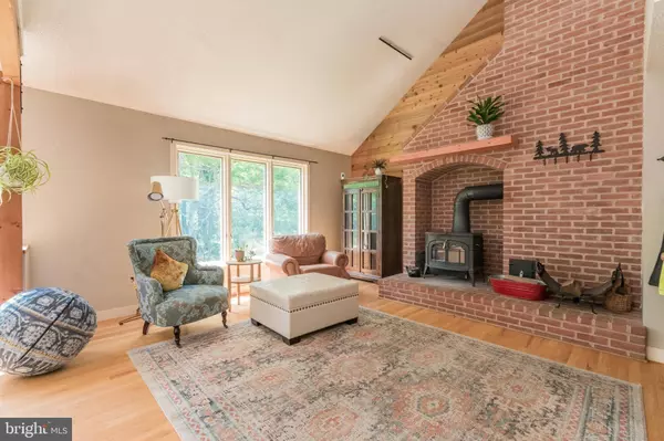 93 FIELD RD, Shepherdstown, WV 25443