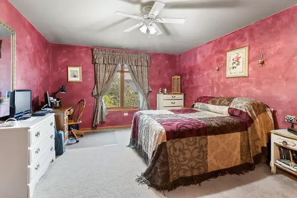 196 Barbara Jean LN #D, Joliet, IL 60436