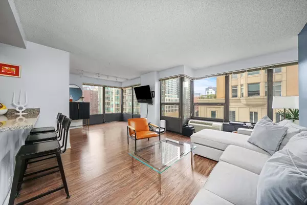 30 E Huron St, Chicago, IL 60611