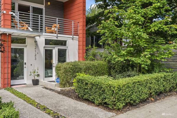2123 10th AVE W #D, Seattle, WA 98119