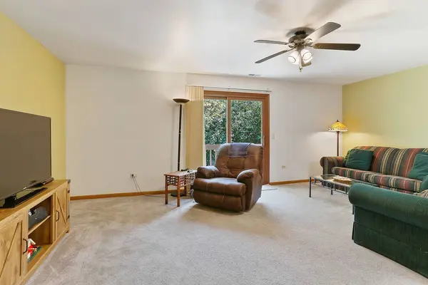 196 Barbara Jean LN #D, Joliet, IL 60436