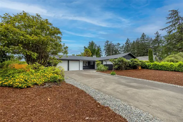 8610 92nd ST SW, Tacoma, WA 98498