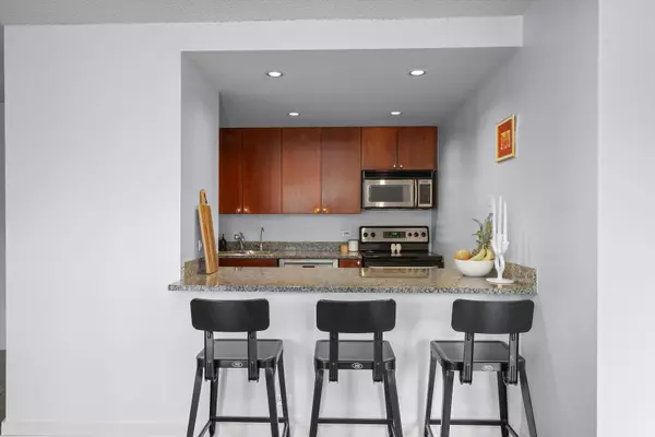 30 E Huron St, Chicago, IL 60611