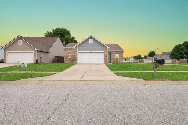 690 E Ponderosa Pine DR, Whiteland, IN 46184