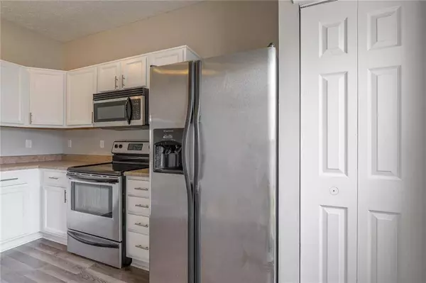 690 E Ponderosa Pine DR, Whiteland, IN 46184