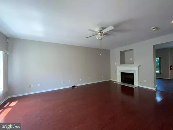 64 BUCKINGHAM PL, Cherry Hill, NJ 08003