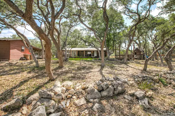 11 Sun Valley Dr, Spring Branch, TX 78070