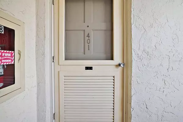 501 N MC DONALD ST #401, Mount Dora, FL 32757