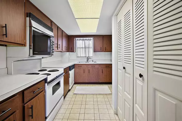 501 N MC DONALD ST #401, Mount Dora, FL 32757