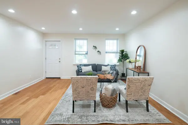 114 E DUVAL ST, Philadelphia, PA 19144