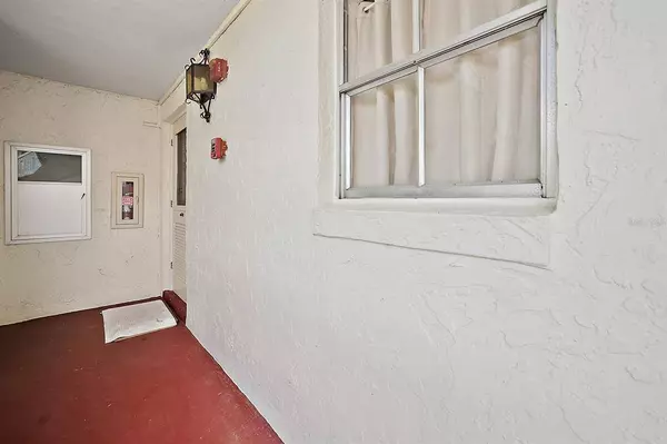 501 N MC DONALD ST #401, Mount Dora, FL 32757