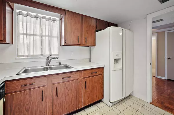 501 N MC DONALD ST #401, Mount Dora, FL 32757