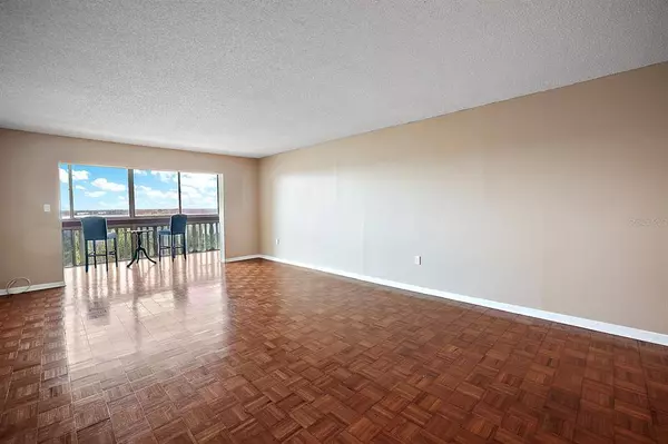 501 N MC DONALD ST #401, Mount Dora, FL 32757