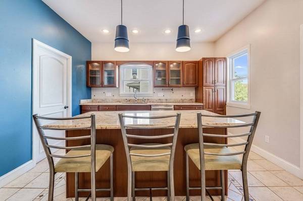 12 Sunnyside Avenue, Somerville, MA 02145