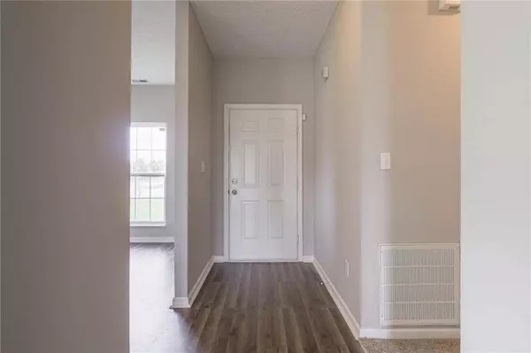 690 E Ponderosa Pine DR, Whiteland, IN 46184