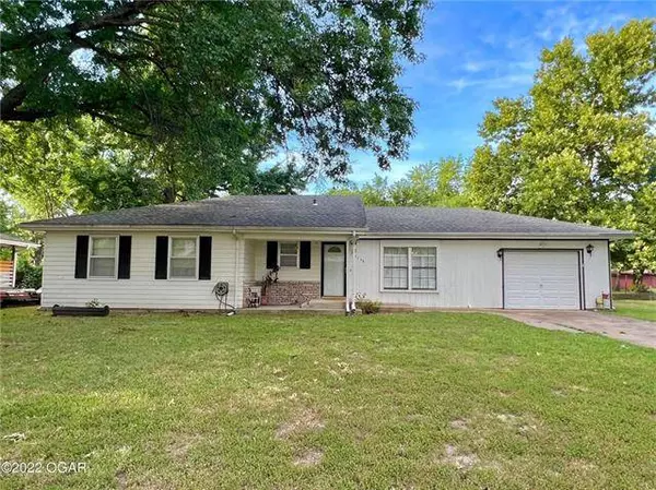 3108 THORNTON AVE, Parsons, KS 67357