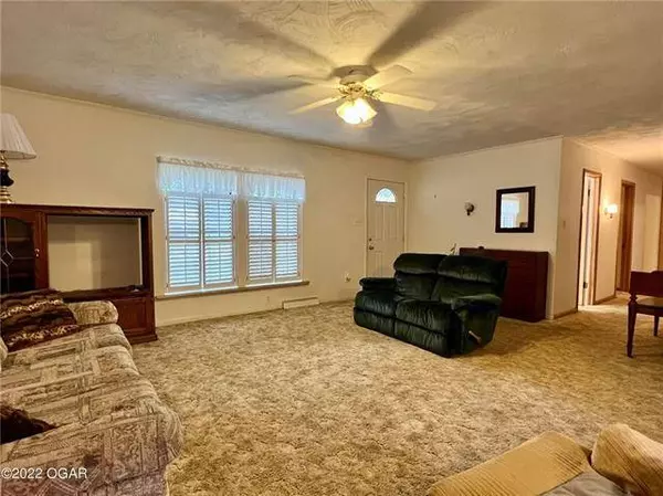 3108 THORNTON AVE, Parsons, KS 67357