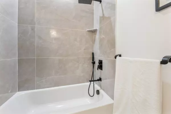 136 HIGHPOINT AVE  #2, Weehawken, NJ 07086