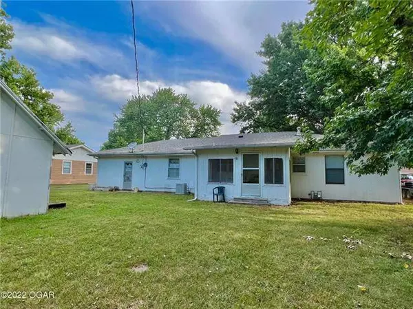 3108 THORNTON AVE, Parsons, KS 67357