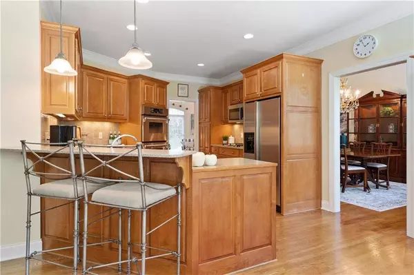 1544 Blue Bird WAY, Cumming, GA 30041