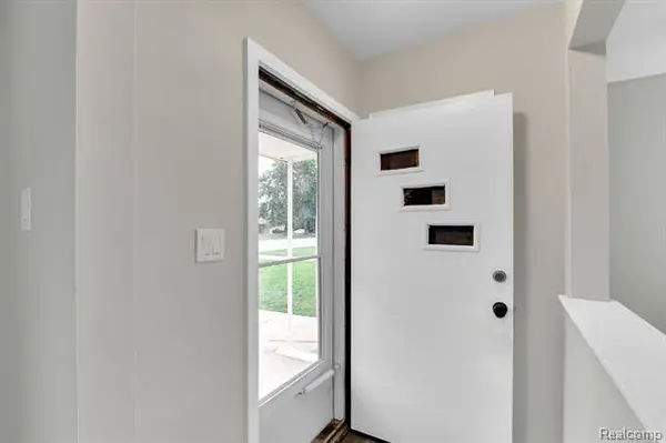 9609 BEECH DALY Road, Redford Twp, MI 48239