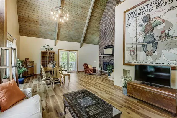 6075 Imperial Dr, Westport, WI 53597