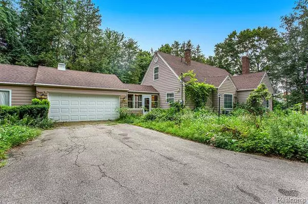 6570 BURTON Street SE, Cascade Twp, MI 49546