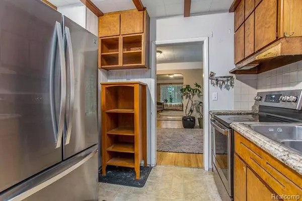 6570 BURTON Street SE, Cascade Twp, MI 49546