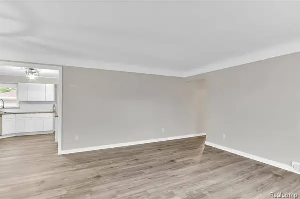 9609 BEECH DALY Road, Redford Twp, MI 48239