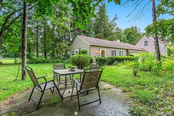 6570 BURTON Street SE, Cascade Twp, MI 49546