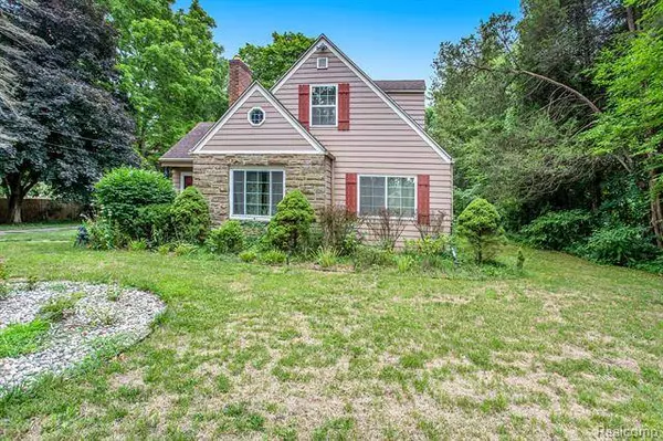 6570 BURTON Street SE, Cascade Twp, MI 49546