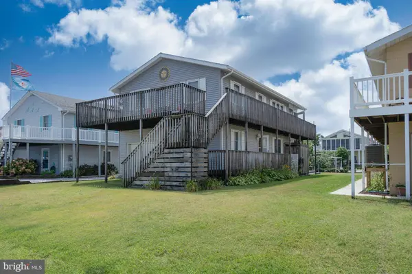 6 W DAGSBORO ST, Fenwick Island, DE 19944