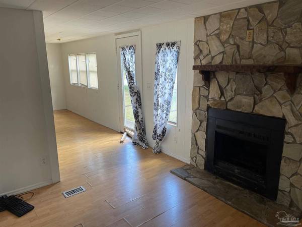 5337 Deerwood Rd, Pensacola, FL 32526