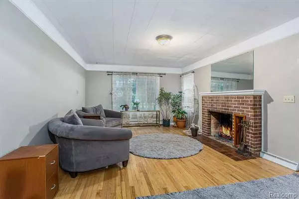 6570 BURTON Street SE, Cascade Twp, MI 49546