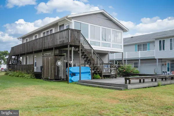 6 W DAGSBORO ST, Fenwick Island, DE 19944